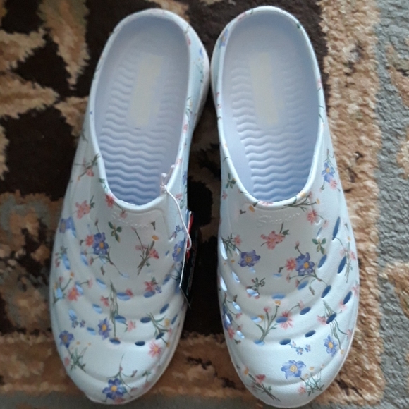 2x*Host Pick*Skechers Foamies slip on shoes - Picture 11 of 16